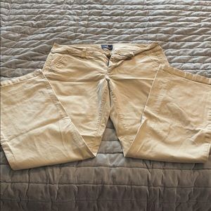 Kick boot beige pants
